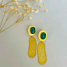 Load image into Gallery viewer, Veera Earrings