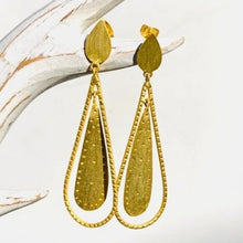 Load image into Gallery viewer, Ellipse Earrings