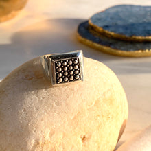 Load image into Gallery viewer, Unisex Signet Ring